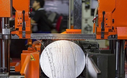 禅城立式金属带锯床切削出现跑带故障解决方法！